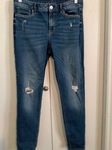 WHBM distressed skinny jeans 6